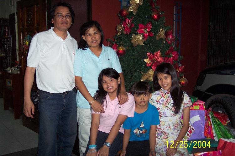 Cabrera Family Christmas 2004
