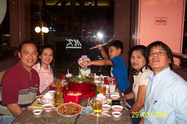 Vic,Irma,Carlo, Tess and Me
Dinner at MK Restaturant Pahol Yuthin March 2005
