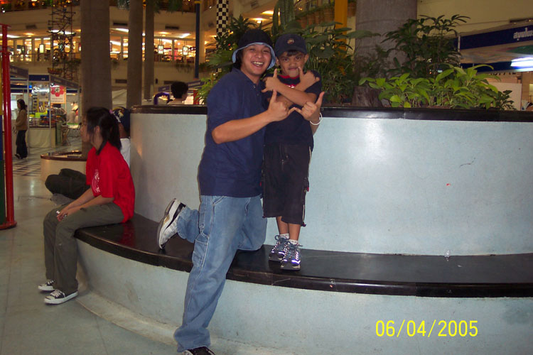 Kuya Raymond & Carlo at SIAM Square
