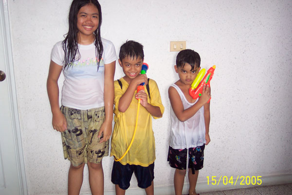 Hanna, Gian and Carlo during Sungkran in Bangkok
