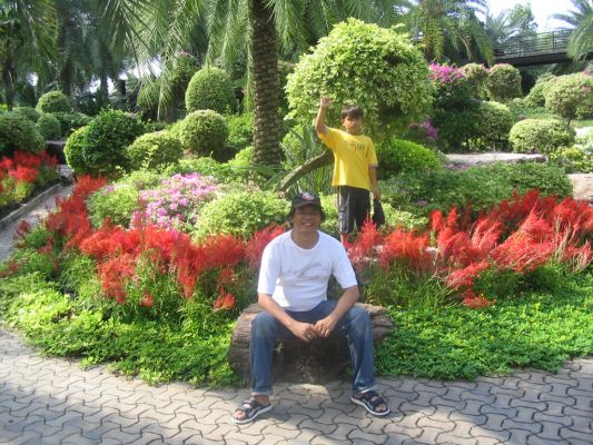 Nong Nooch Botanical Garden
Me and Carlo
