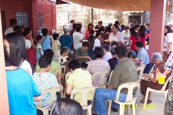 Konting Salo Salo
Noriega Family prepared lunch in konting salo salo for the celebration of Tatay's Babaang Luksa. Everybody are so busy to entertain all the visitors.  
