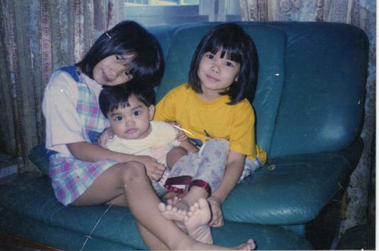 Tricia, Karlota and Carlo in Xiamen China 1999
